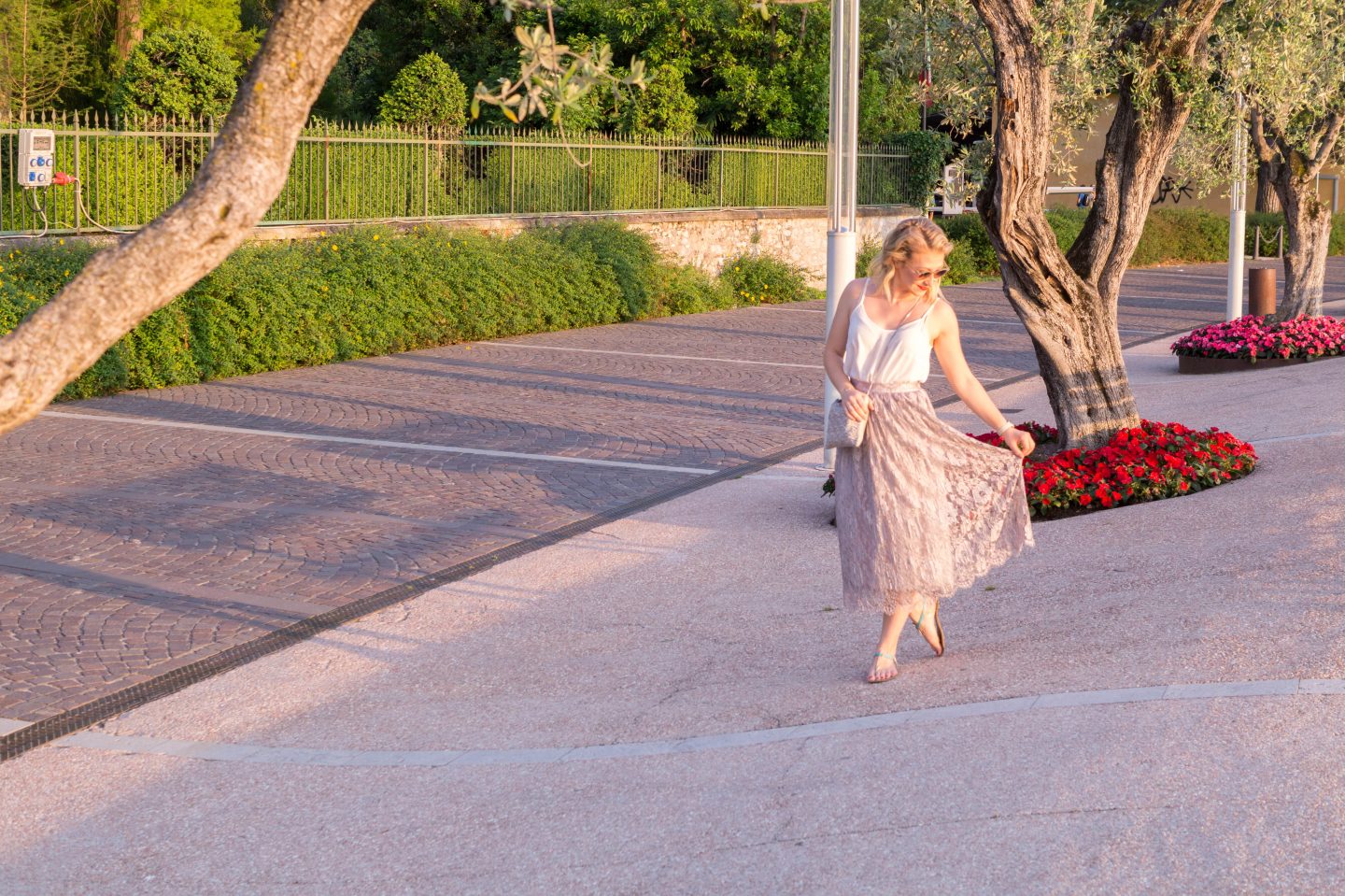 Outfit: Lace Midi Skirt & Golden Hour in Bardolino, Italy