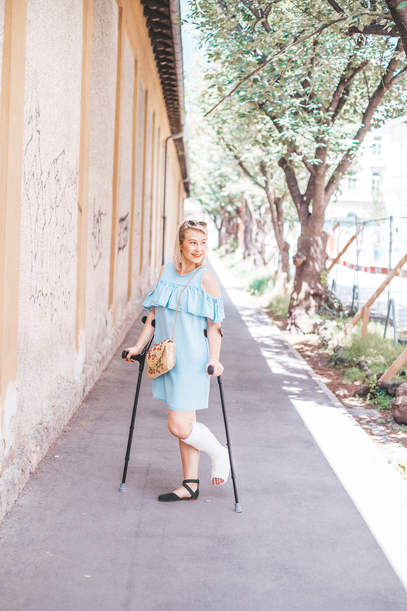 outfitbrokenfootcastcrutcheslearningprimetimechaos (8